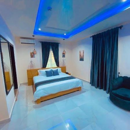 West Wing Hotel Lagos Esterno foto