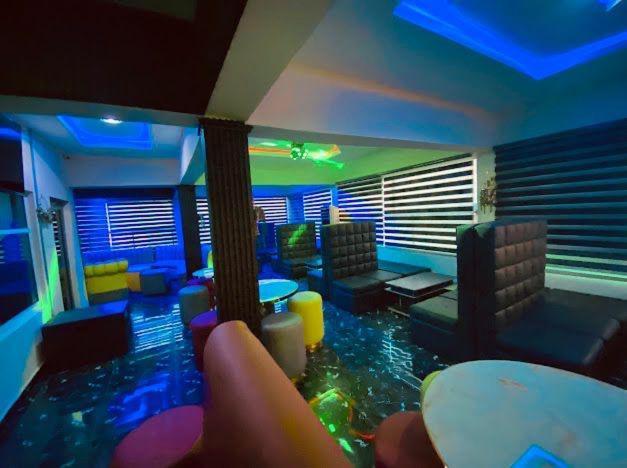 West Wing Hotel Lagos Esterno foto