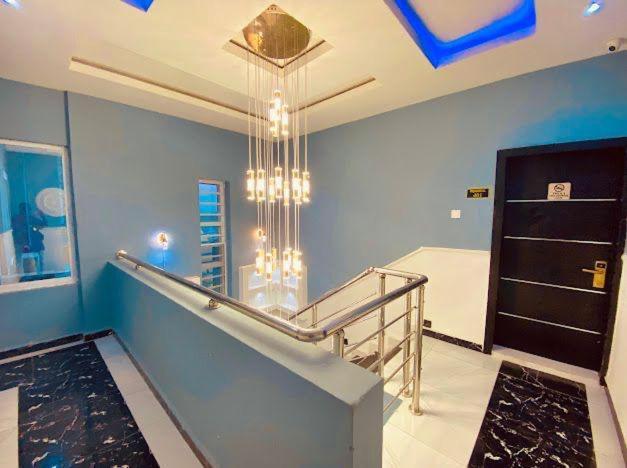 West Wing Hotel Lagos Esterno foto