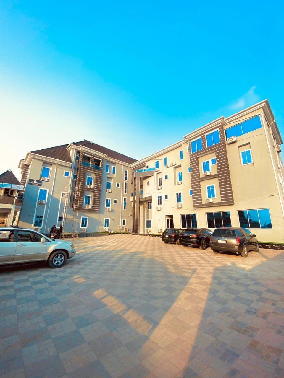 West Wing Hotel Lagos Esterno foto