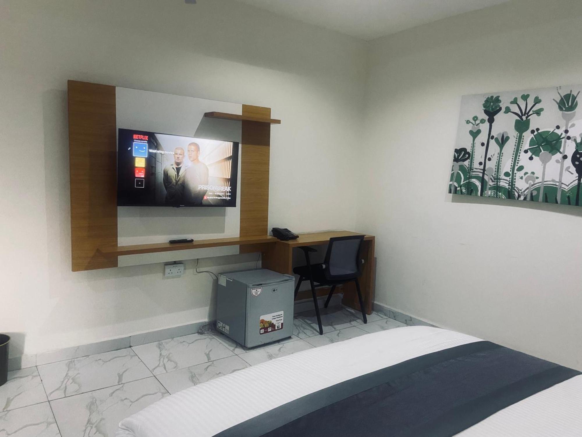 West Wing Hotel Lagos Esterno foto